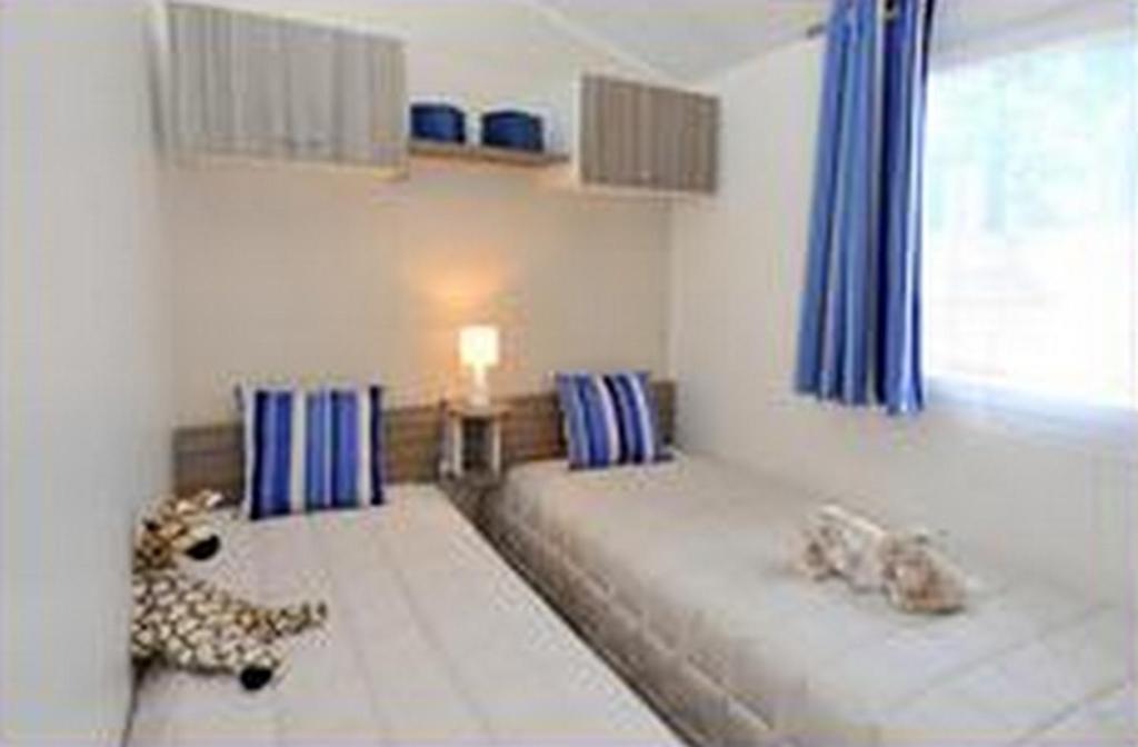Camping Au Bord De L'Aisne Guignicourt Kamer foto