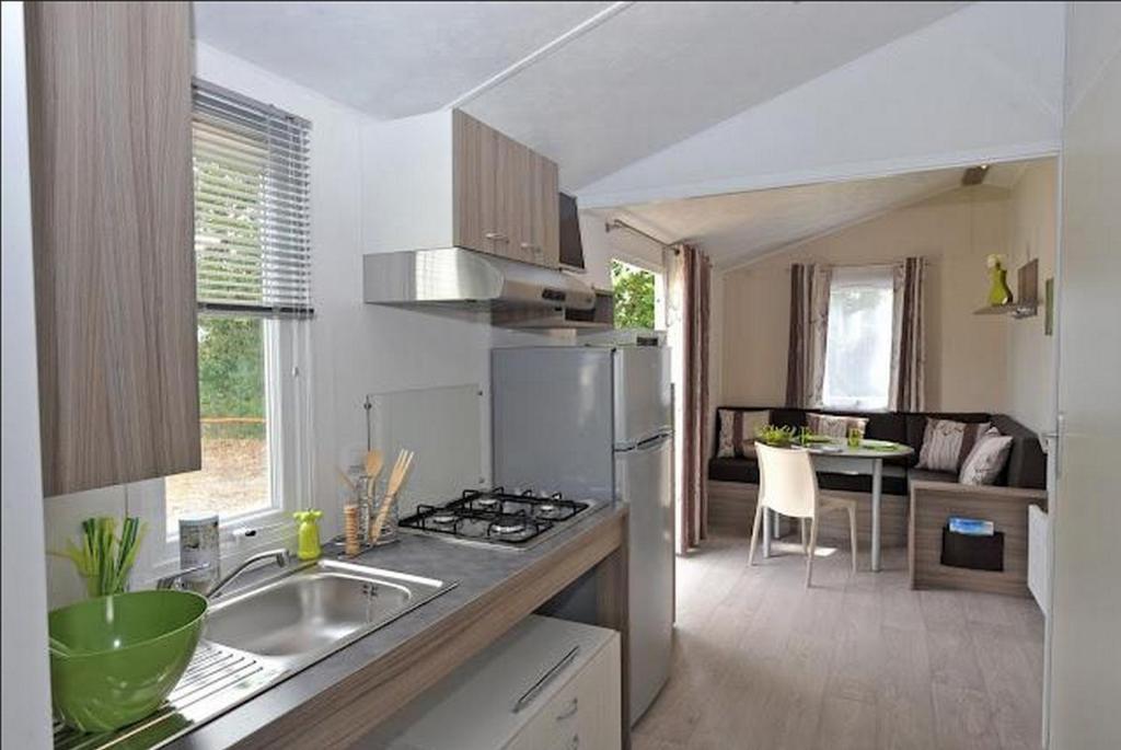 Camping Au Bord De L'Aisne Guignicourt Kamer foto
