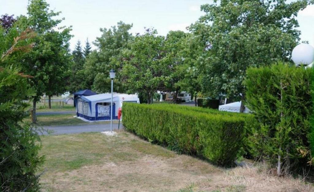 Camping Au Bord De L'Aisne Guignicourt Buitenkant foto